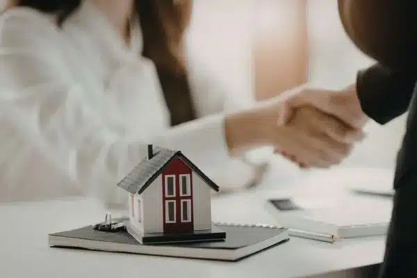 Woman receiving property appraisal in Manhattan